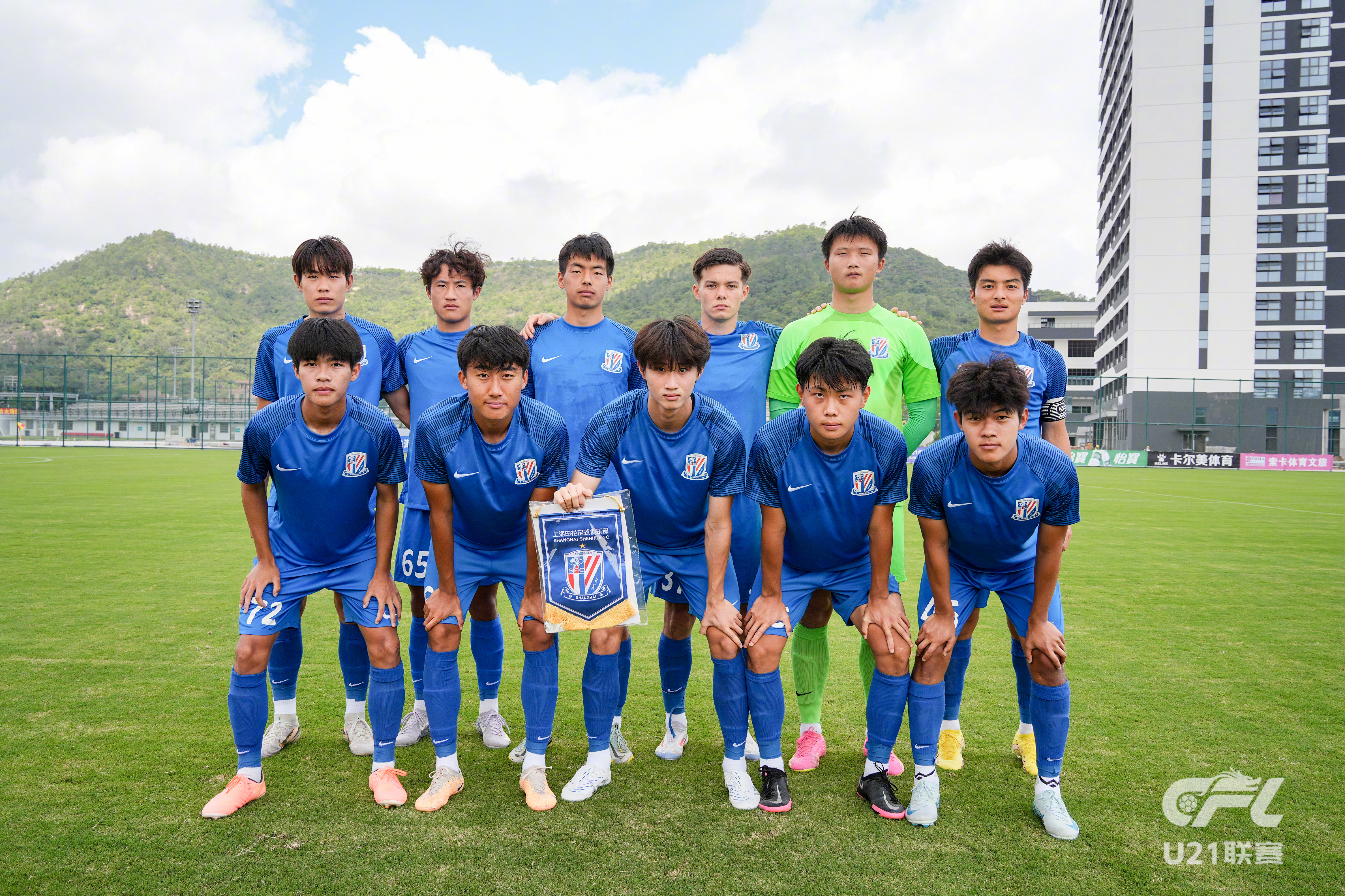 足球联赛公开选拔优秀运动员，为国家队输送人才的简单介绍