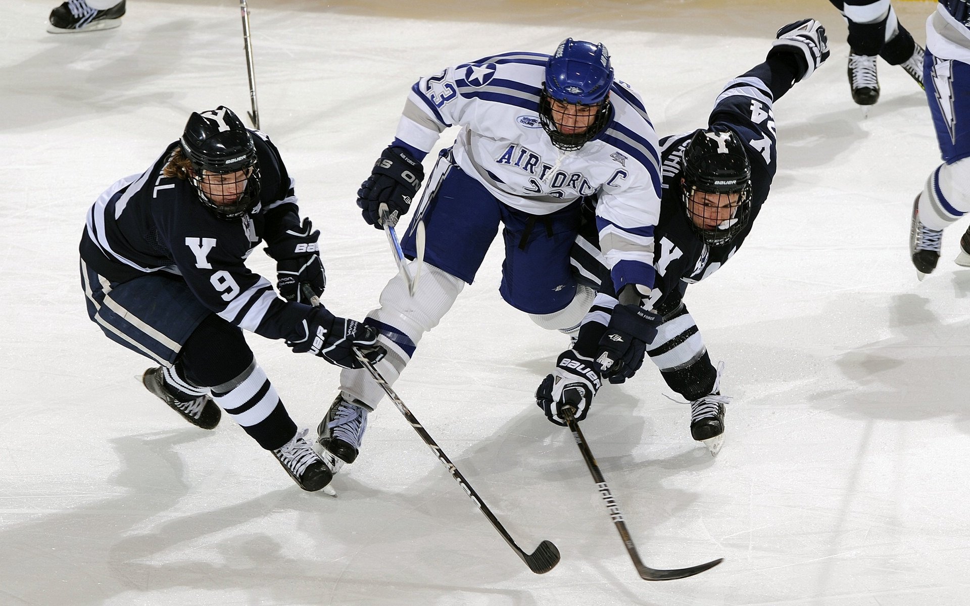 雷霆压制奇才，布伦森在F1新赛季揭幕战接管比赛