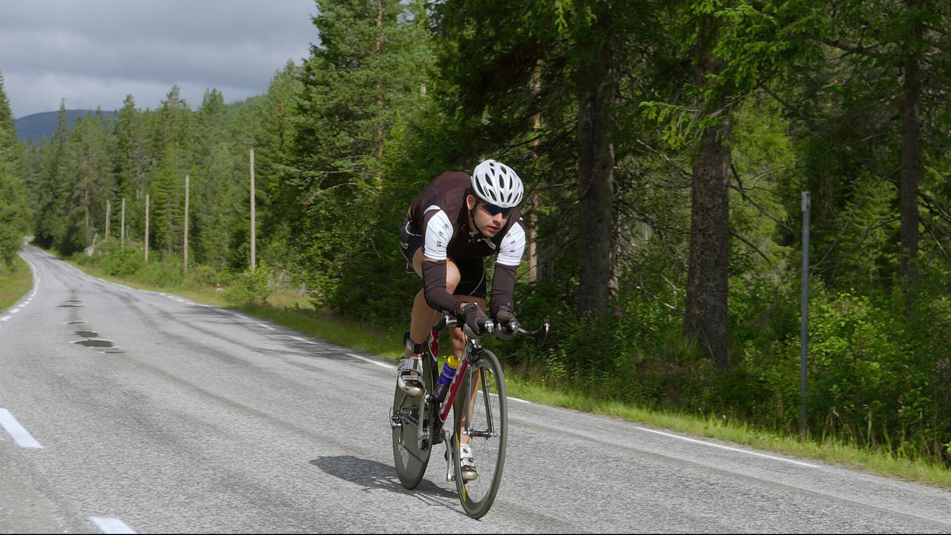 深圳队完胜国王，利拉德成为关键先生，一场跨越篮球文化的胜利对话