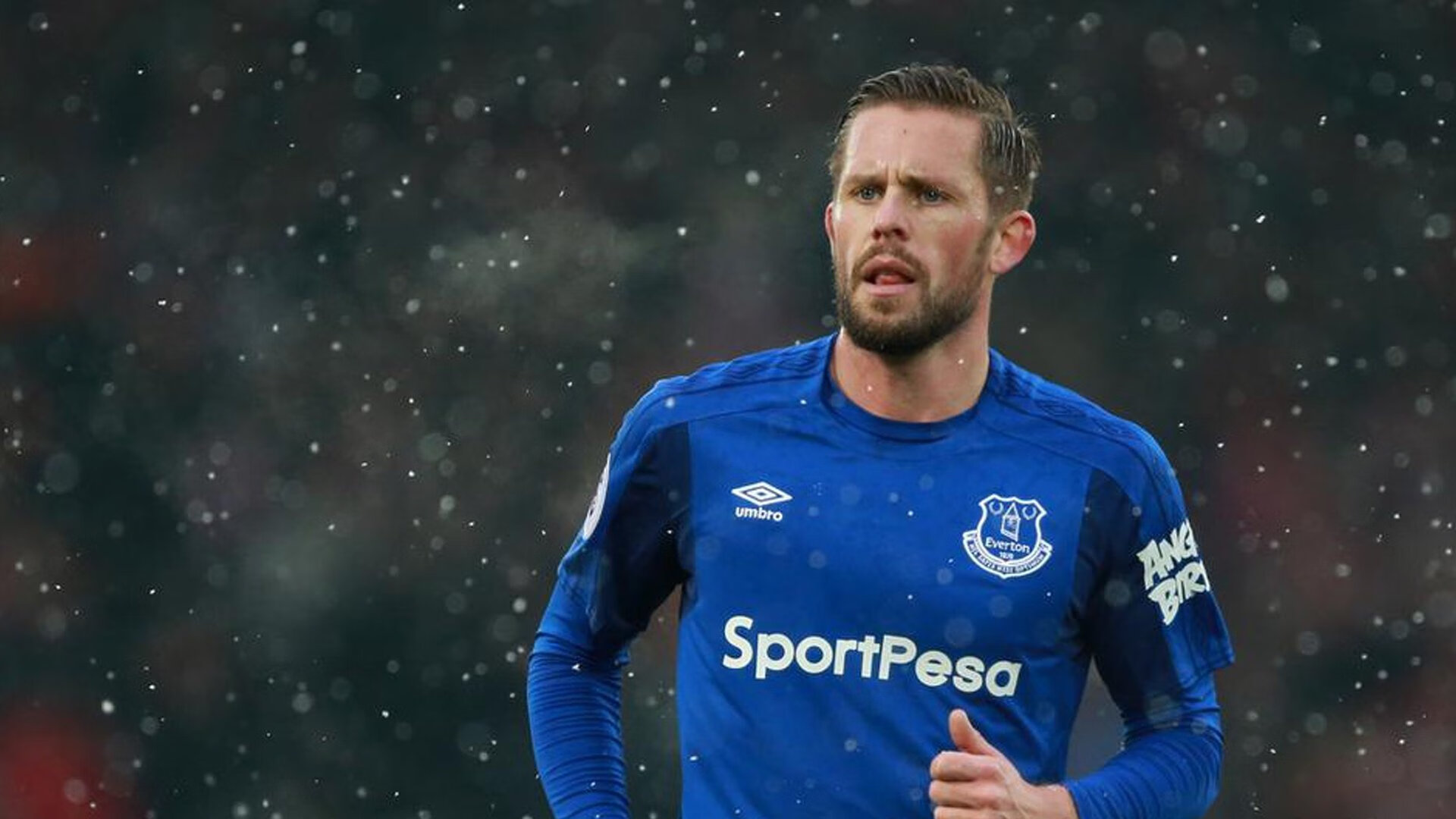 石宇奇统治全场，法国队轻取日本队—羽毛球团体赛中的个人英雄主义与团队胜利